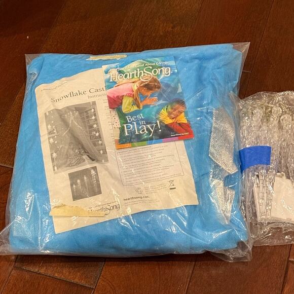 HearthSong Snowflake Canopy Hideaway w/ Icicle Lights NWOB In Original Package - Picture 3 of 7